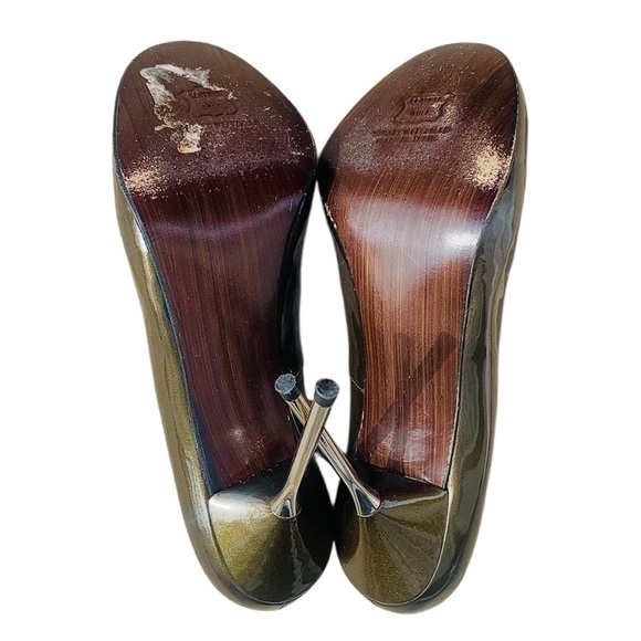 Stuart Weitzman Olive Green Patent Leather Round Toe Stilettos Silver Heels 8 M - Picture 6 of 9
